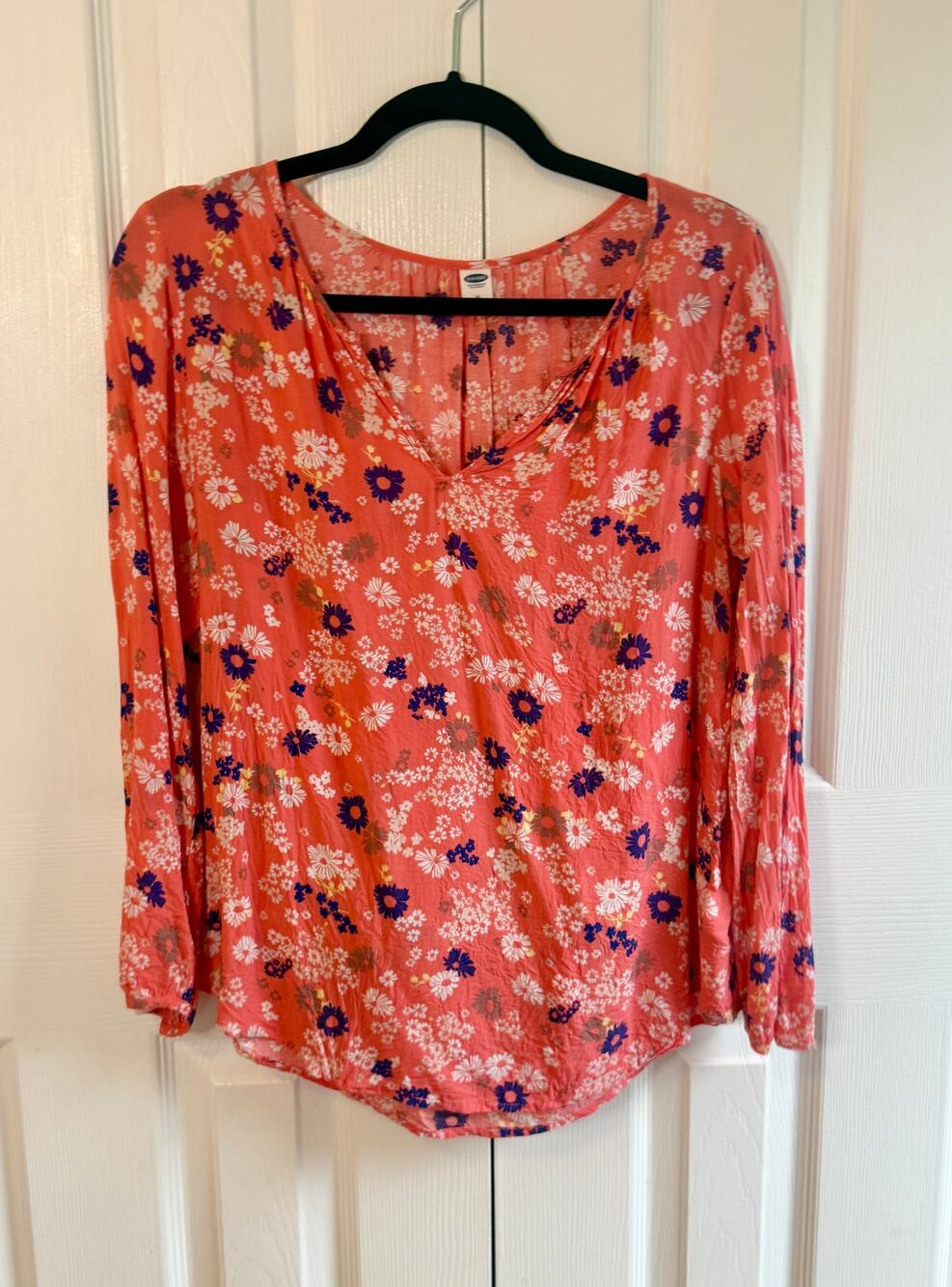 Old Navy Coral Ditsy Floral Blouse — Split Neck — Size M